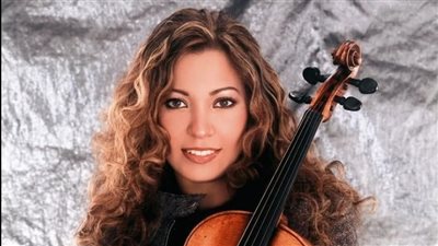 فيولا رشا يحيى بين الشرق والغرب في الأوبرا