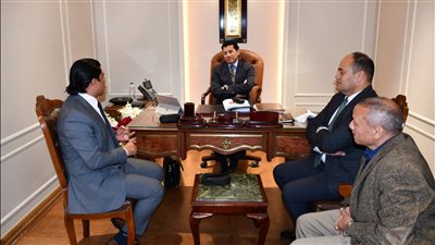 أشرف صبحي يلتقي رئيس اتحاد الميني فوتبول