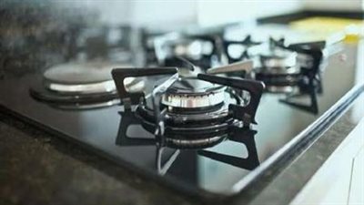 مصرع سباك وإصابة زوجته وأولاده وشقيقتها باختناق في تسرب غاز بالإسكندرية