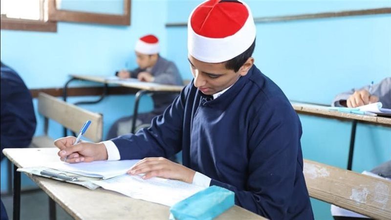 طلاب المعاهد الأزهرية،