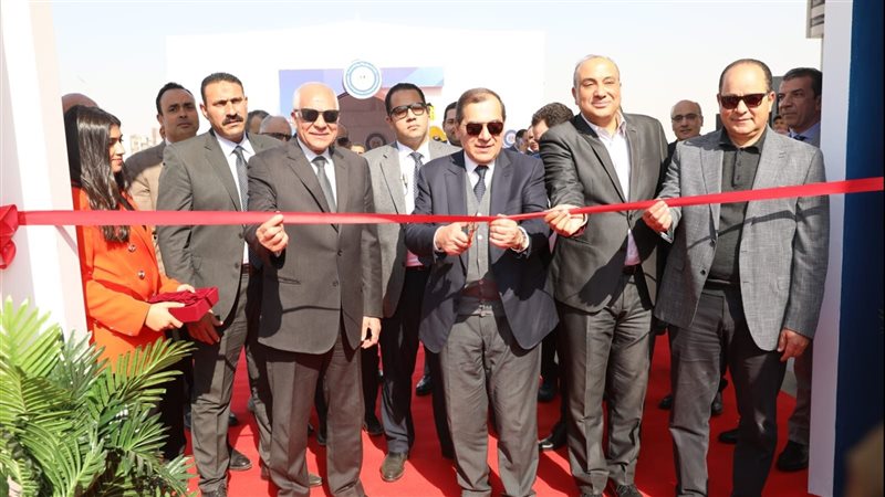 وزير البترول ومحافظ