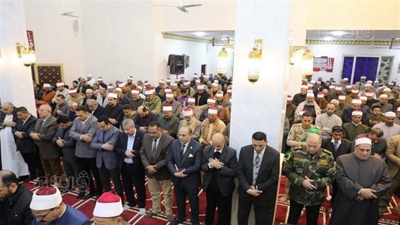 غراب يشهد احتفالية