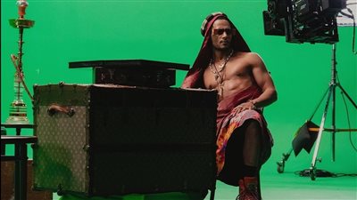 محمد رمضان يروج لأغنيته «عربي» بطريقة خاصة (فيديو)