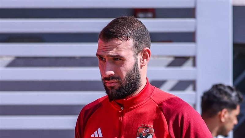 عمر كمال لاعب النادي