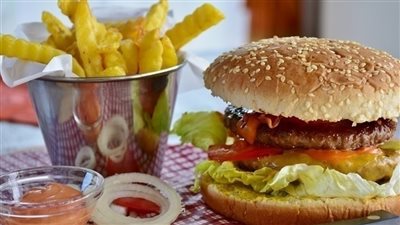 الوجبات السريعة خطر على الحمل