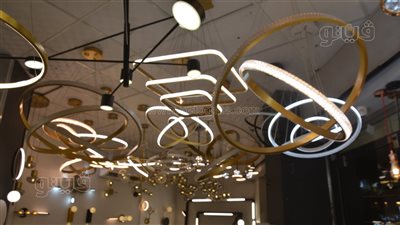 أحدث أنواع الإضاءة في 2024.. بدائل جديدة للنجف ولمبات ليد.. وخراطيم النيون المرنة والأطباق المضيئة «الأبرز» (فيديو وصور)