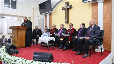 رئيس الطائفة الإنجيلية ينصب اثنين من القساوسة بكنائس المنيا