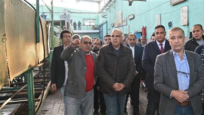 سويلم يوجه ببحث الشراكة مع القطاع الخاص في تطوير مصانع الوزارة لإنتاج مواسير الصرف