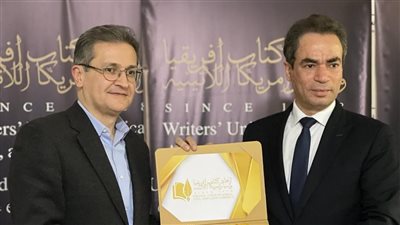 اتحاد كتاب أفريقيا وآسيا يكرم جلال الشايب على كتابه 