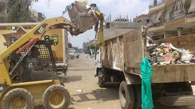 رفع 20 طن من المخلفات والقمامة من المصارف والطرق بـ 4 أحياء في الجيزة