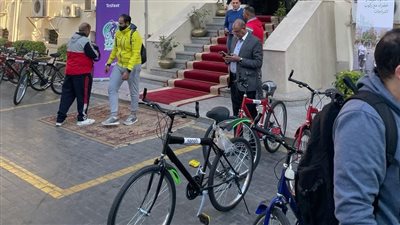 البيئة تشارك في ماراثون الدراجات 