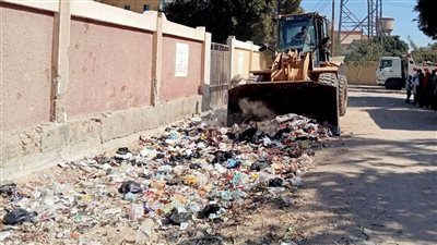 رفع 600 طن مخلفات وتسوية وتمهيد طرق في حملات نظافة بـ 3 مراكز بأسيوط