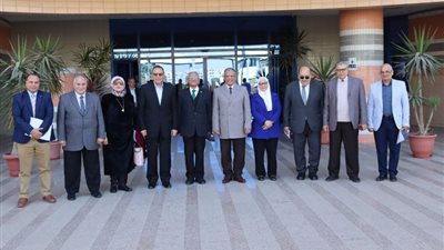 محافظ الشرقية يُشارك اجتماع المعهد التكنولوجي بالعاشر 