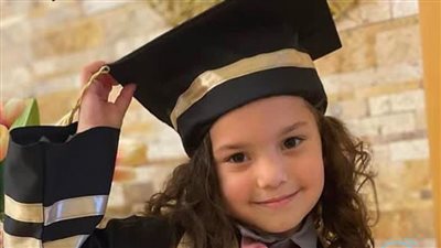 تعالوا خدوني.. مأساة هند تبكي العالم.. الاحتلال يحاصر الطفلة بين جثث عائلتها في سيارة قبل استشهادها 