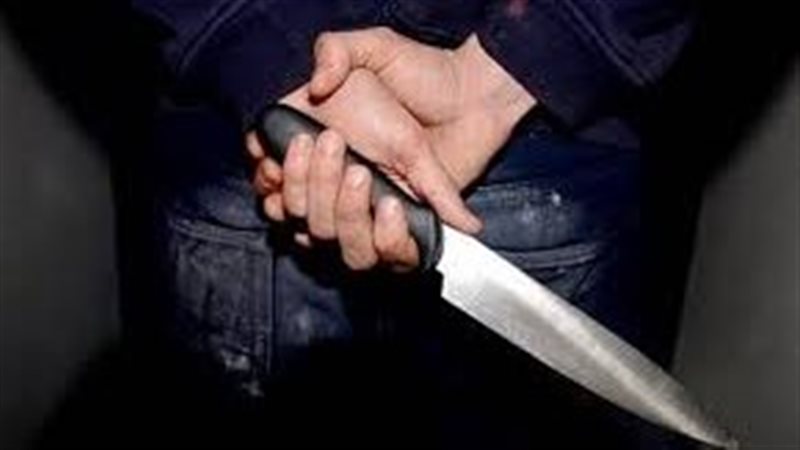 طعنا بسكين، فيتو