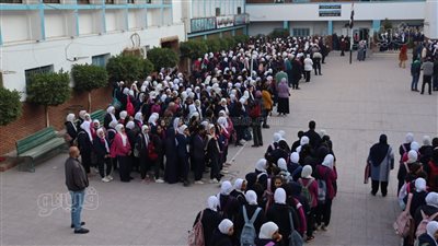 190 ألف طالب ينتظمون بمدارس السويس باليوم الأول بالترم الثانى 