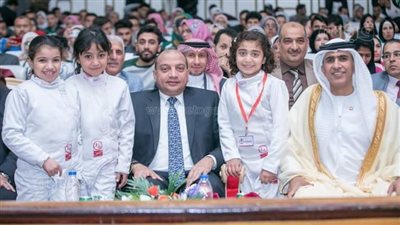 رئيس جامعة بني سويف يكرم طالبتين حصلن على ذهبيتين عربيتين في المبارزة