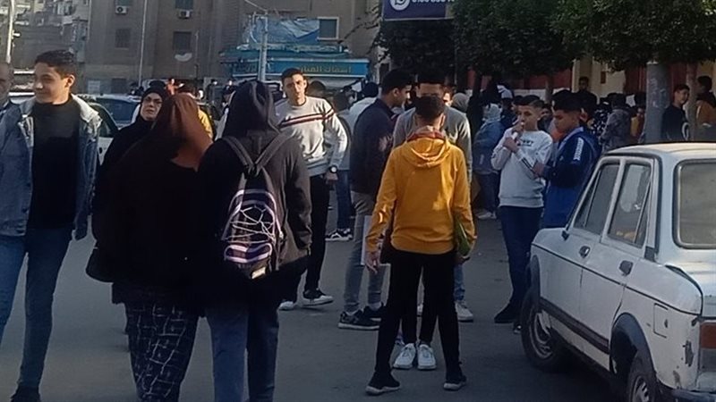 طلاب الشهادة الإعدادية،