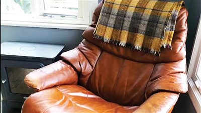 رجل يفوز بمنزل سعره 3.7 مليون دولار بفضل كرسي مستعمل