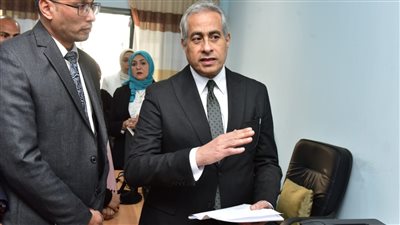 وزير العمل يشهد إطلاق المنصة الإلكترونية للعمالة غير المنتظمة بالإسكندرية 