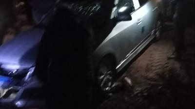 إصابة شخصين في حادث انقلاب سيارة بترعة الإسماعيلية (صور) 