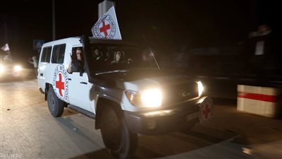 أدرعي ينشر أول صور للأسيرين الإسرائيليين، ويتحدث عن تفاصيل عملية اقتحام مبنى برفح