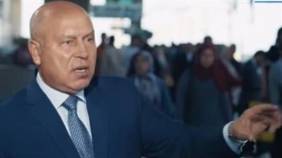 وزير النقل يتابع انتظام العمل بمرافق النقل والمواصلات على مدار الساعة