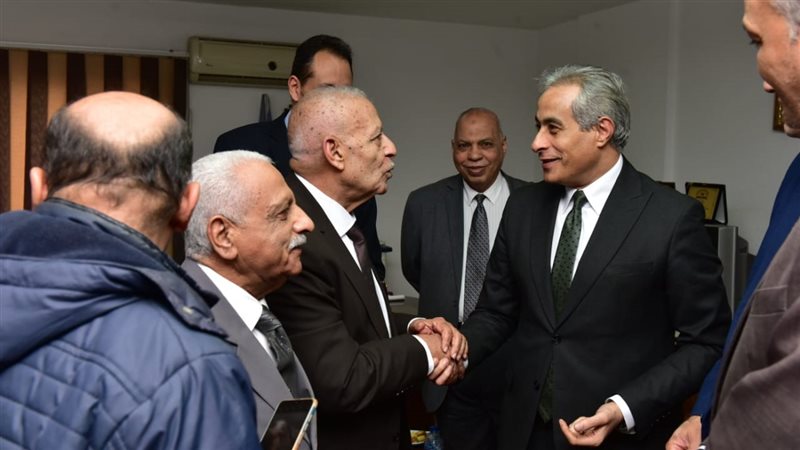 حسن شحاتة وزير العمل،فيتو