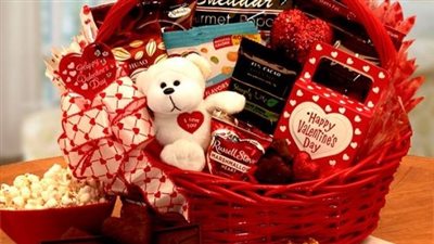 «على قد فلوسك».. تعرف على أسعار 100 هدية في عيد الحب 2024.. بوكيهات الورد والشوكولاتة الأبرز