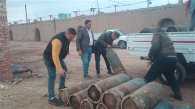 الجيزة تضبط 90 اسطوانة بوتاجاز بمصنع طوب في العياط (صور)