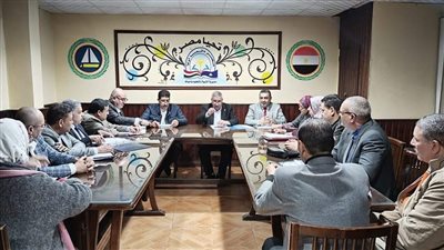 وكيل تعليم دمياط يجتمع بمديري الإدارات لبحث استعدادات الفصل الدراسي الثاني