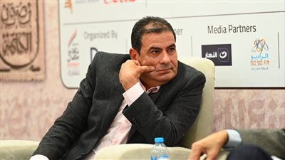 عزت القمحاوى: الكتابة هى جائزة الكاتب.. ولا أعلق على الجوائز.. وأحب ما أكتب ليصل بصدق للقارئ ( حوار )