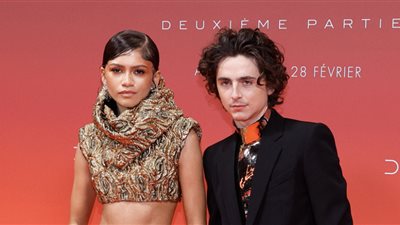 أبطال فيلم DUNE 2 في العرض العالمي بباريس (فيديو)