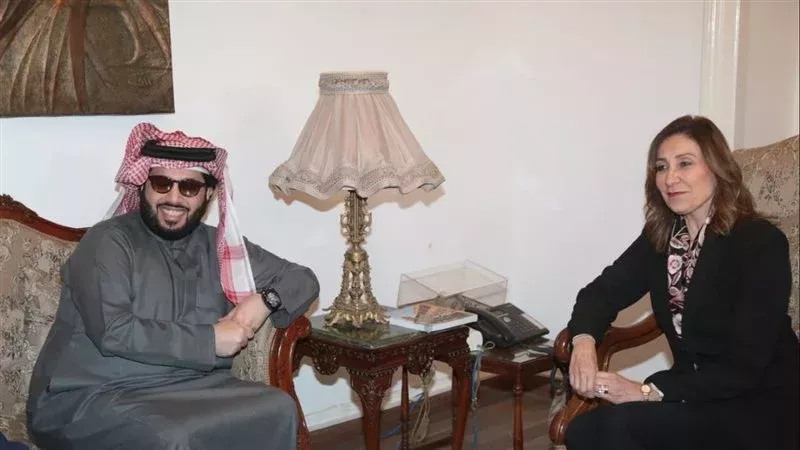 وزيرة الثقافة نيفين
