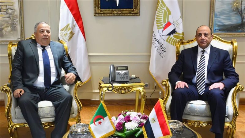 وزير الطيران الفريق