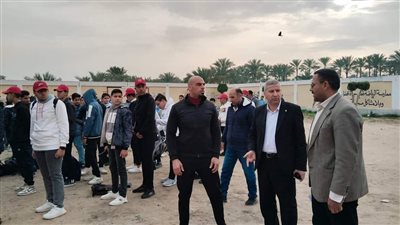 وكيل تعليم دمياط يقرر إثابة المنضبطين وإحالة المقصرين للتحقيق خلال تفقده المدارس ( صور)