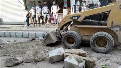 محافظ المنيا يتابع تنفيذ أعمال رصف وتمهيد الطرق والشوارع 