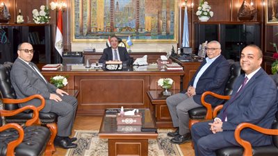 محافظ الإسكندرية يتابع مع رئيس شركة بتروجاس مدى توافر أسطوانات البوتاجاز