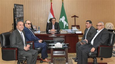 محافظ الشرقية يلتقي رئيس مجلس إدارة شركة بتروجاز 