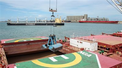 ميناء دمياط: استقبلنا 900 طن سكر و300 طن عدس خلال 24 ساعة 