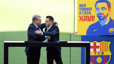 حطم الصحون وهرب الجميع، كواليس ثورة رئيس برشلونة بعد التعادل مع غرناطة