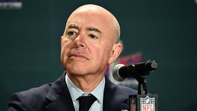 إحالة وزير الهجرة الأمريكي للمحاكمة أمام مجلس الشيوخ‎ تمهيدا لعزله