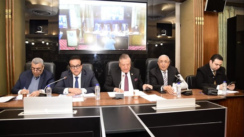 وزير الصحة باجتماع