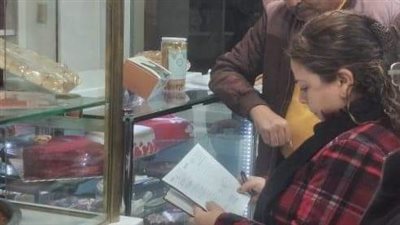 رئيس حي شرق بالإسكندرية: غلق وتشميع مخبز والتحفظ على 135 حالة إشغال متنوع 