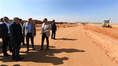 وزير الإسكان: الإسراع بمعدلات تنفيذ أعمال المرافق والطرق للتجمع السادس بالقاهرة الجديدة