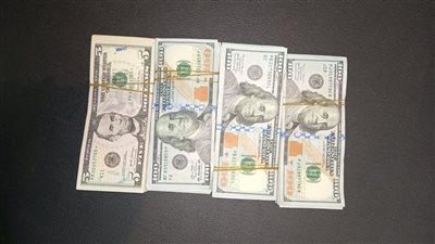 ضبط راكب حاول تهريب 36 ألف دولار بمطار القاهرة 