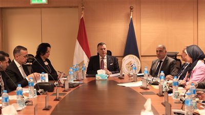وزير الآثار يعقد اجتماعًا لمناقشة سبل تطوير السياحة النيلية