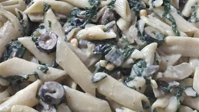 طريقة عمل المكرونة بالمشروم والسبانخ، أكلة سريعة ولذيذة