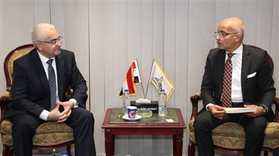 سفير أذربيجان في زيارة لجامعة عين شمس