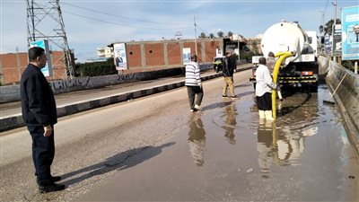 بسبب أمطار البحيرة، انتشار أكثر من 1300 معدة لرفع تراكمات المياه بالشوارع